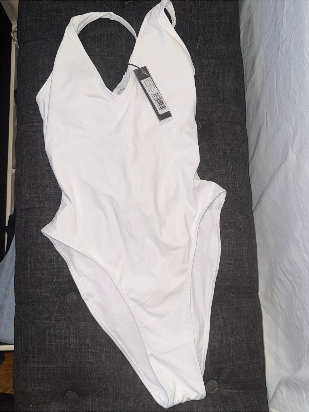 TA3 med White One-Piece plungey Swimsuit